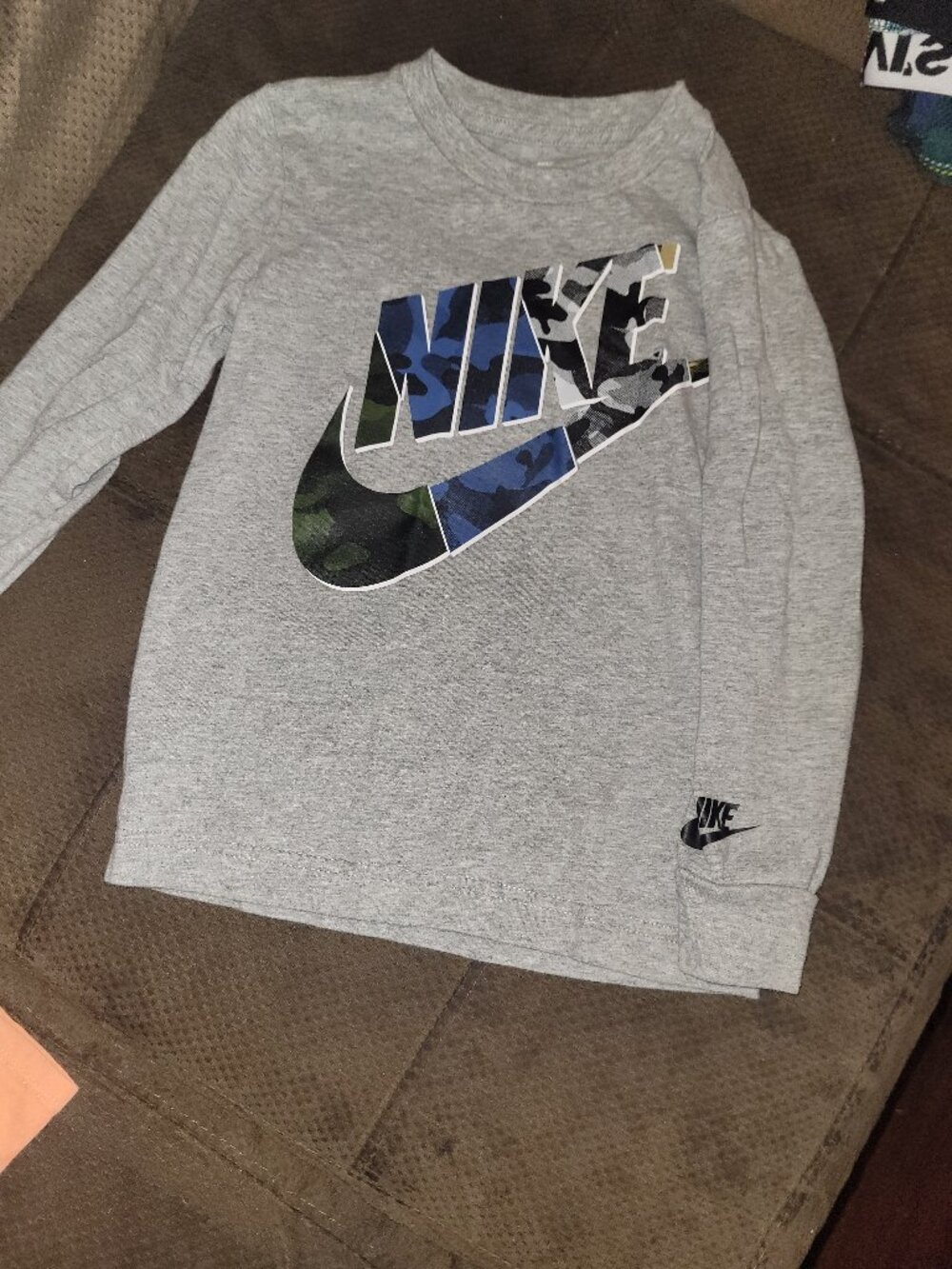 Long sleeve tee